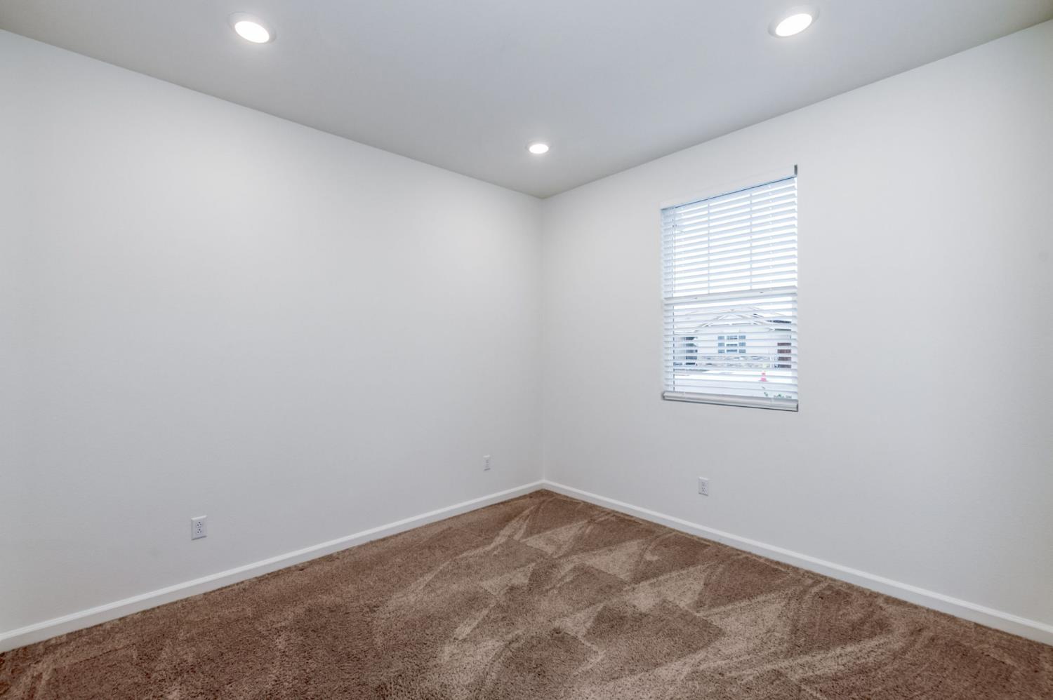 7216 E University Ave, Fresno, CA 93737