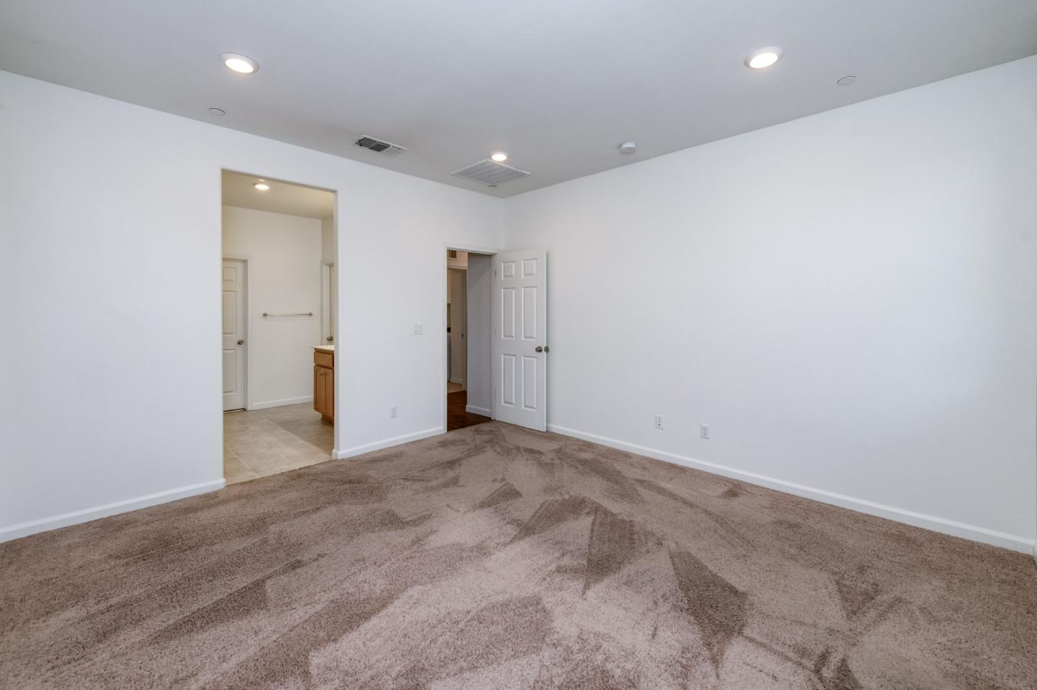 7216 E University Ave, Fresno, CA 93737