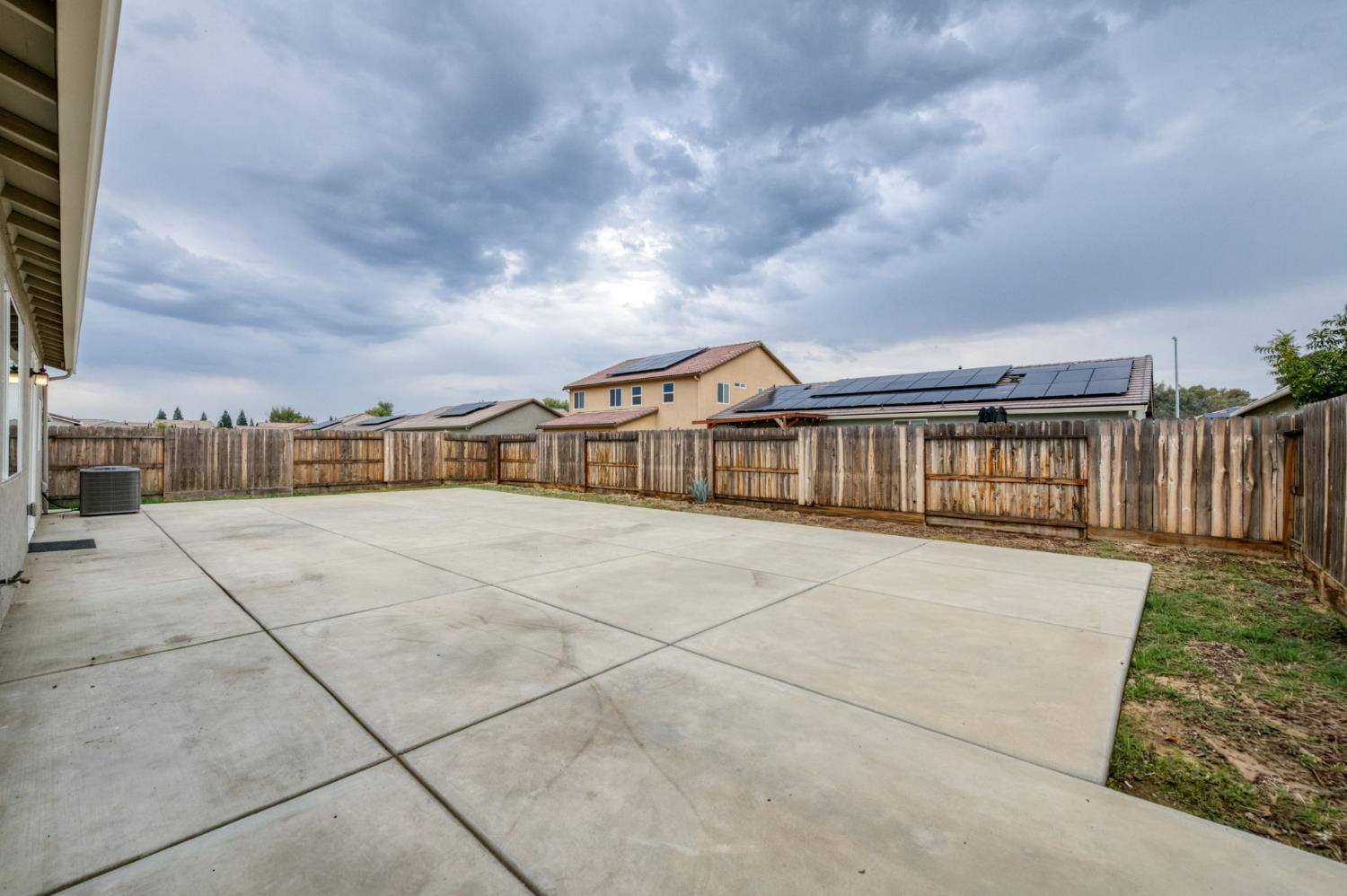 7216 E University Ave, Fresno, CA 93737