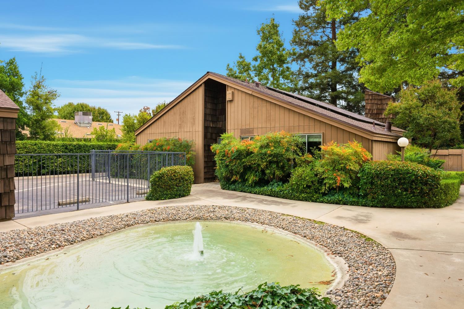 4869 N Harrison Ave #109, Fresno, CA 93704