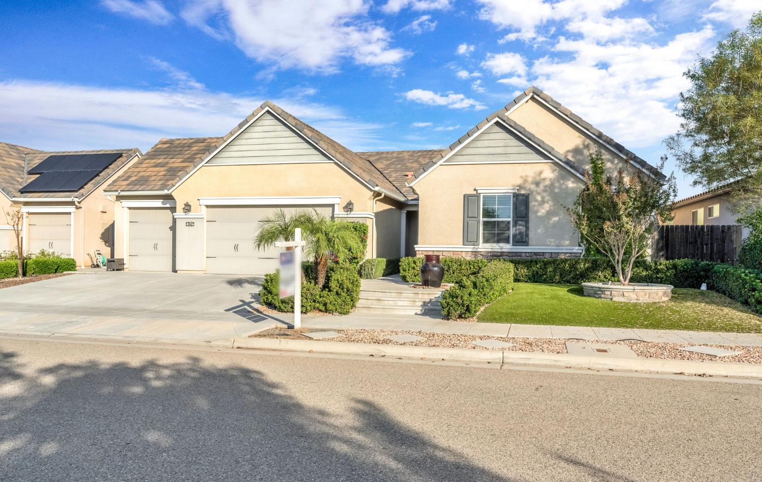 1347 N Redington Ave, Clovis, CA 93619