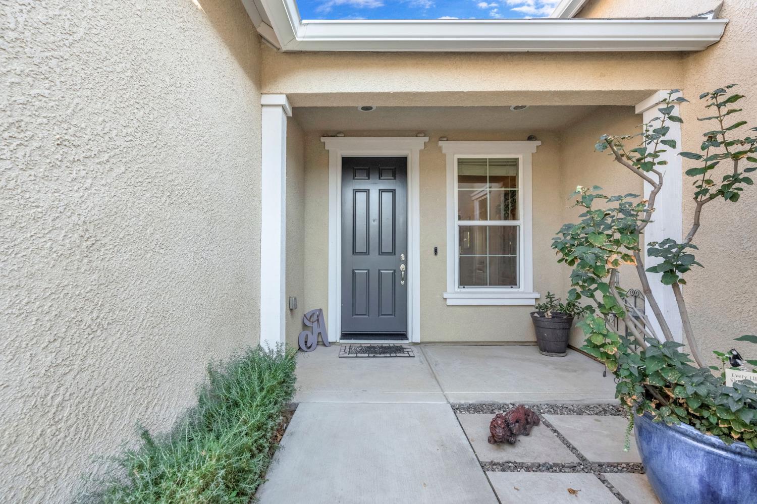 1347 N Redington Ave, Clovis, CA 93619