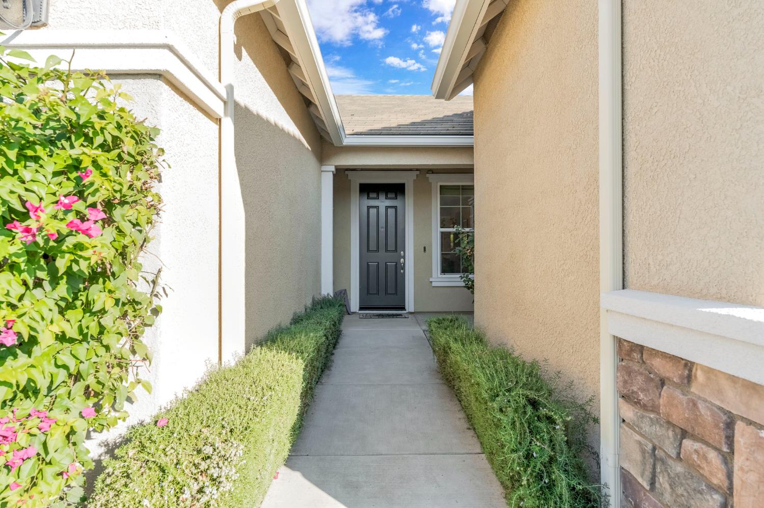 1347 N Redington Ave, Clovis, CA 93619