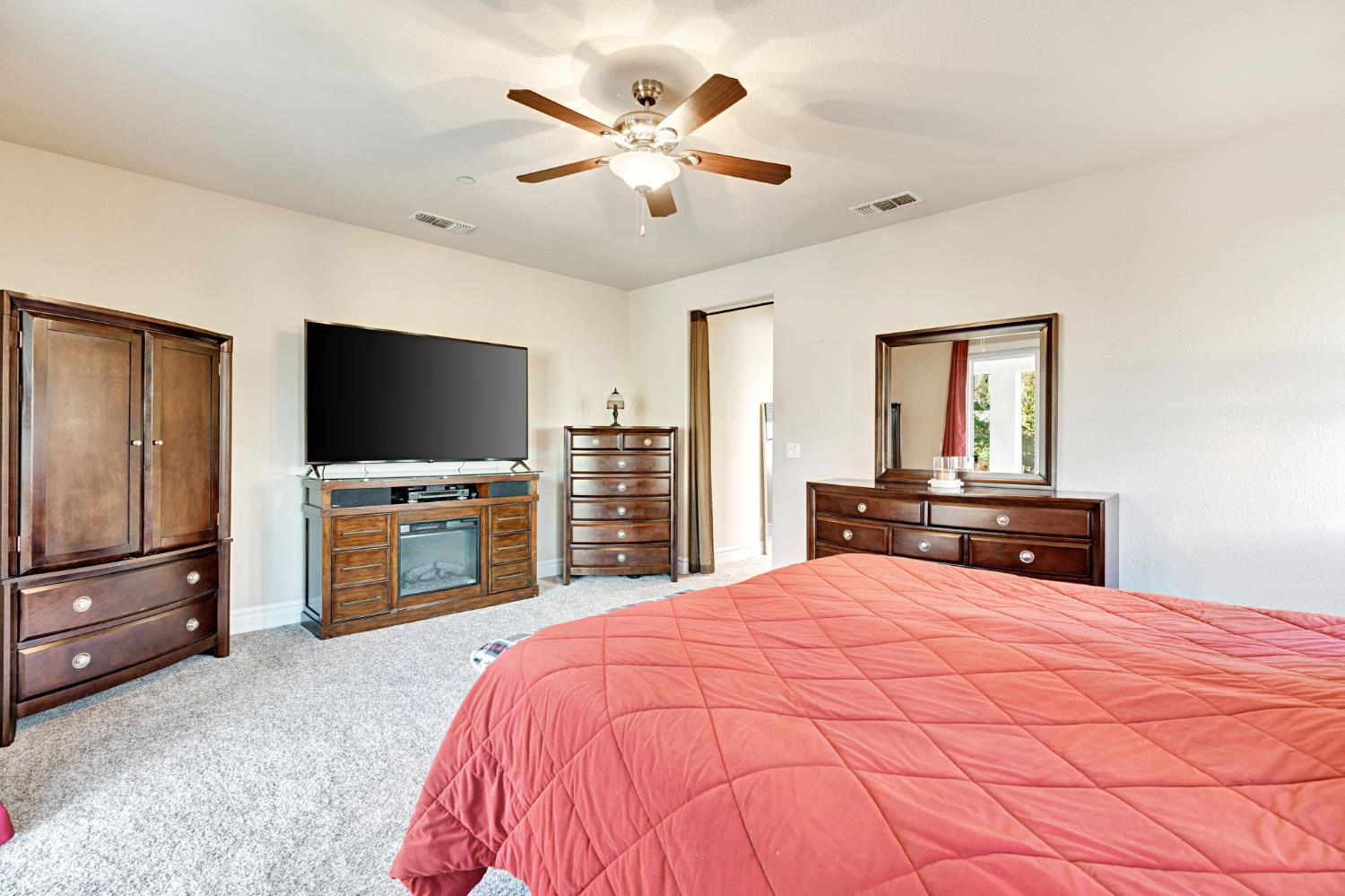 1347 N Redington Ave, Clovis, CA 93619