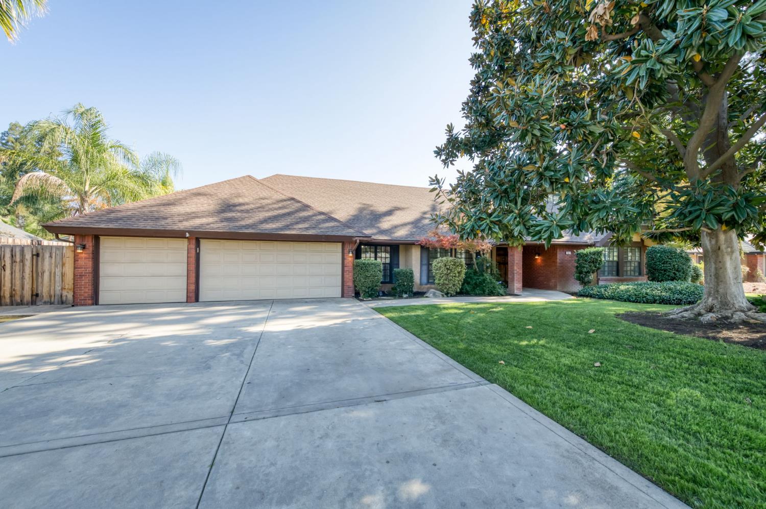351 W Audubon Dr, Fresno, CA 93711