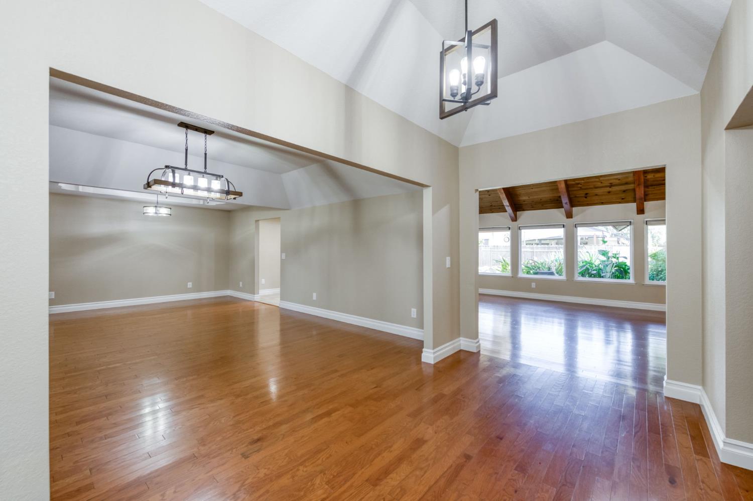 351 W Audubon Dr, Fresno, CA 93711