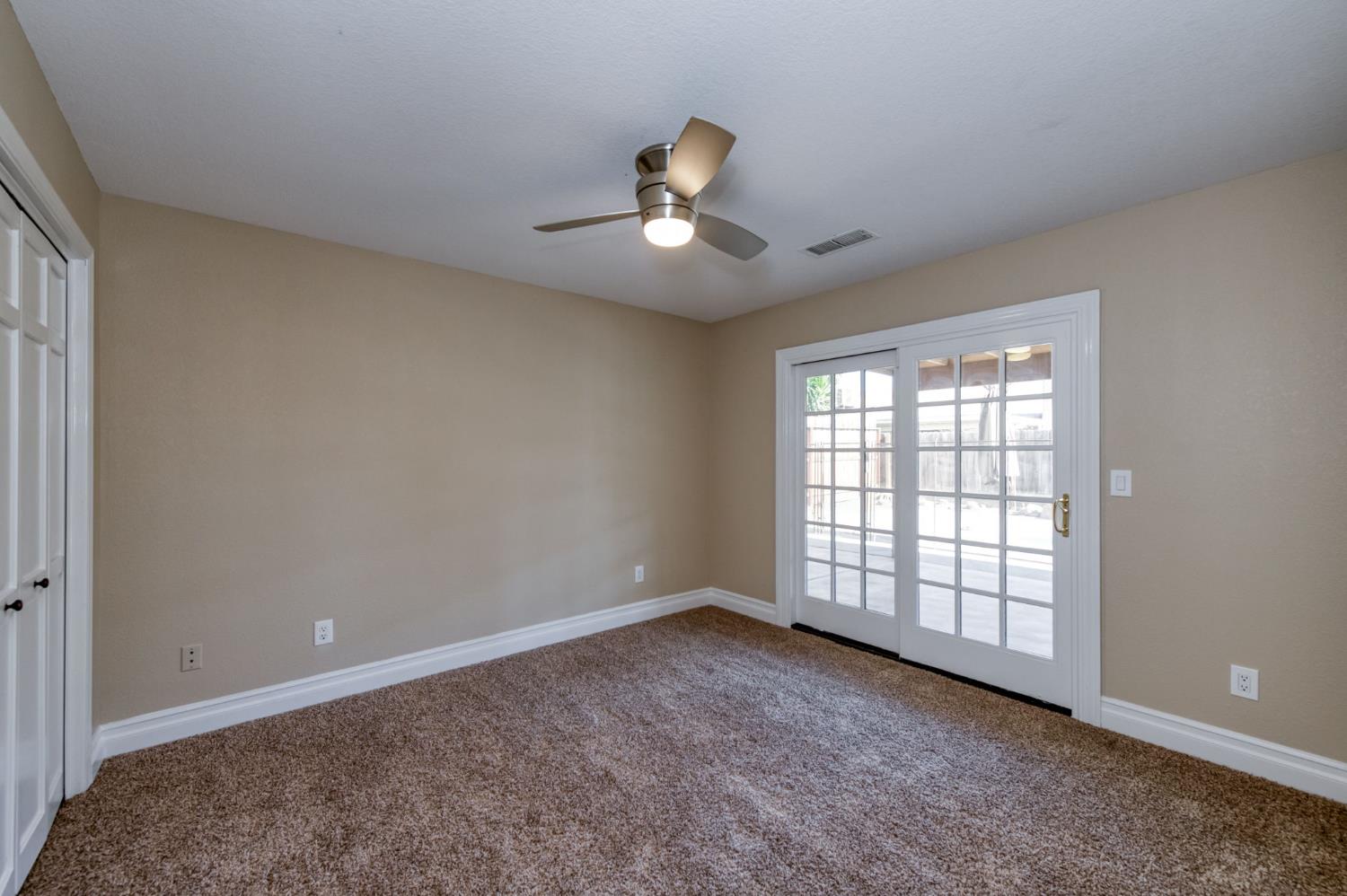 351 W Audubon Dr, Fresno, CA 93711