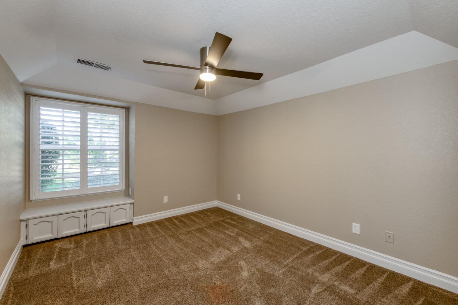 351 W Audubon Dr, Fresno, CA 93711