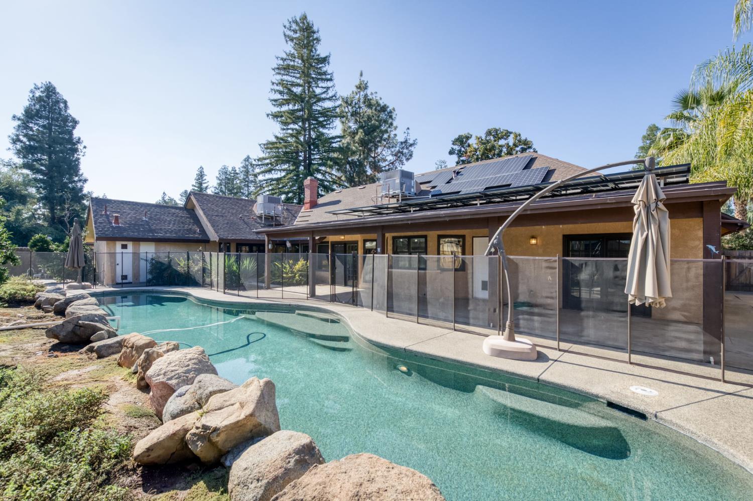 351 W Audubon Dr, Fresno, CA 93711