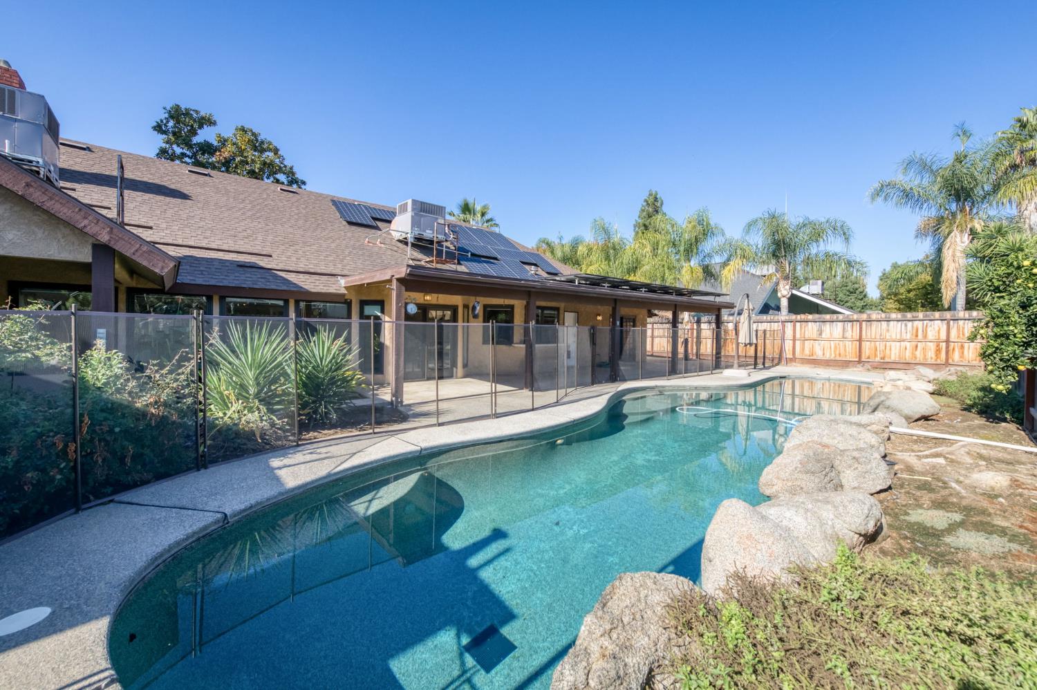 351 W Audubon Dr, Fresno, CA 93711