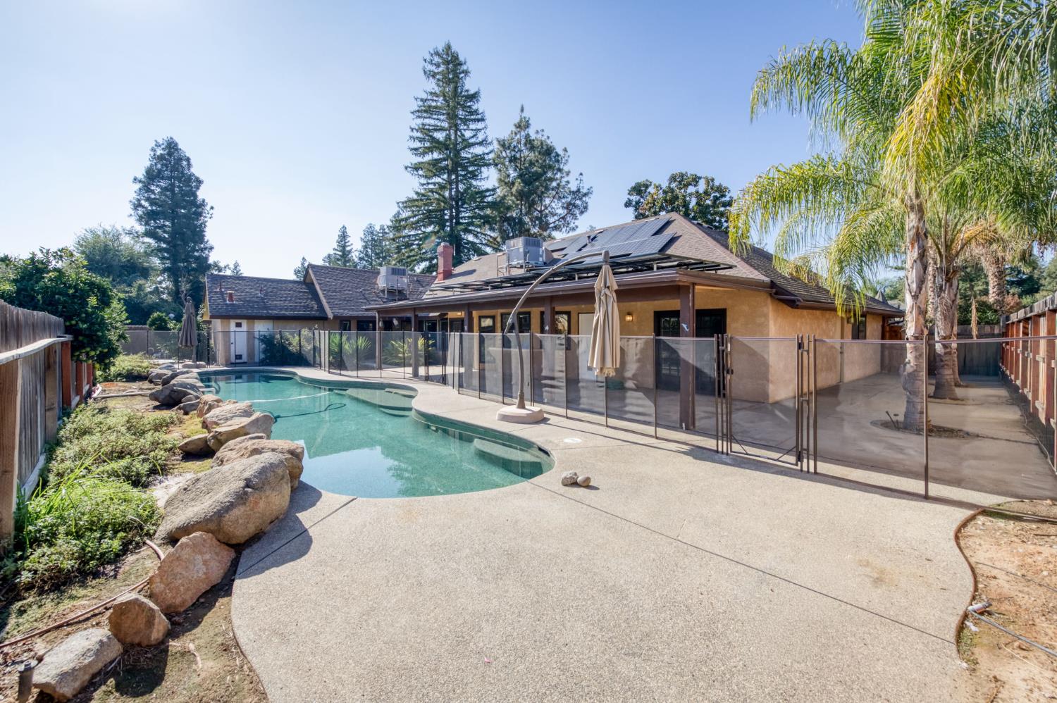 351 W Audubon Dr, Fresno, CA 93711