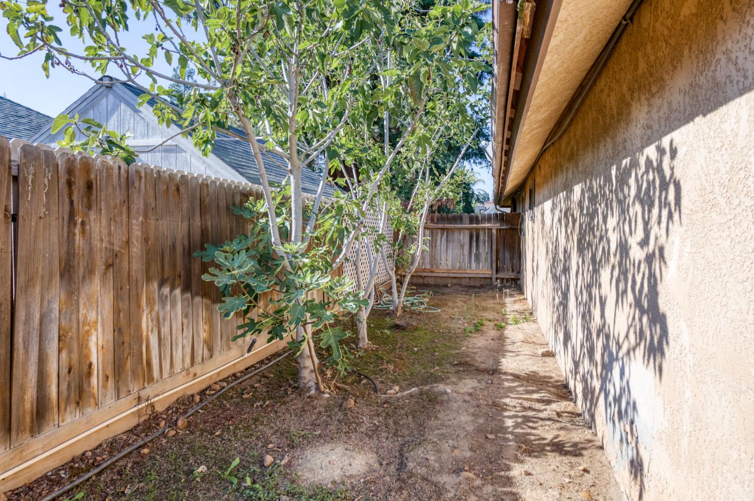 351 W Audubon Dr, Fresno, CA 93711