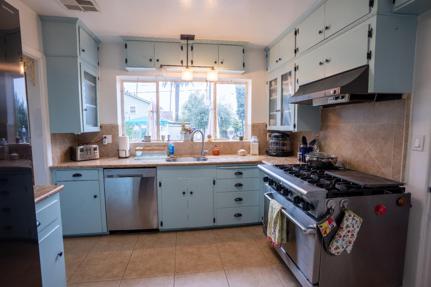 2002 Merced St, Selma, CA 93662