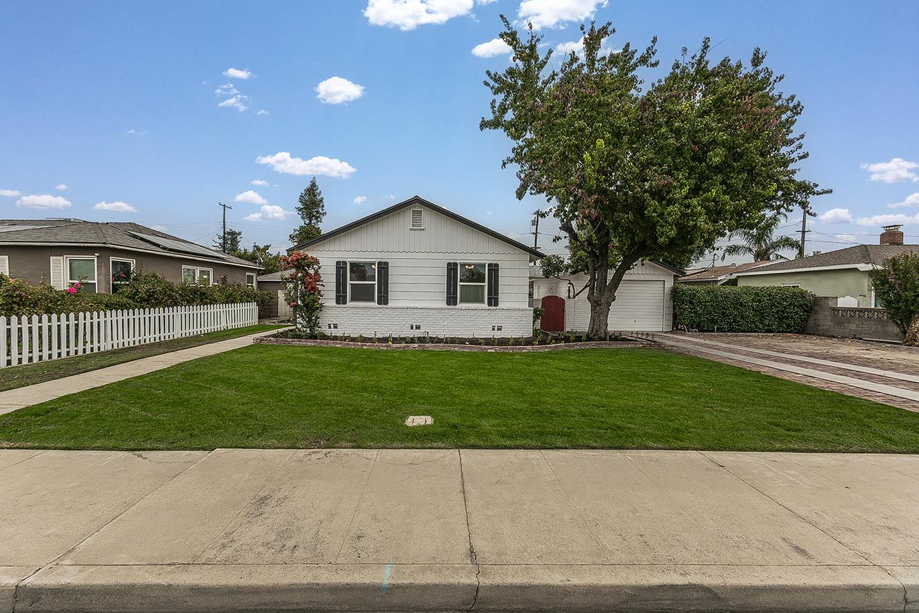 2828 E St, Selma, CA 93662