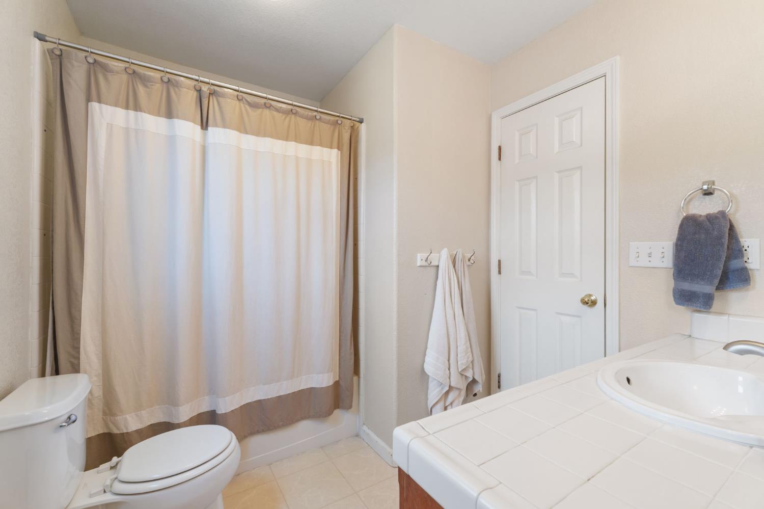 3150 N Madison Way, Hanford, CA 93230