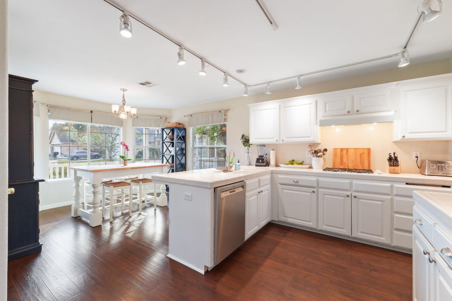 3150 N Madison Way, Hanford, CA 93230