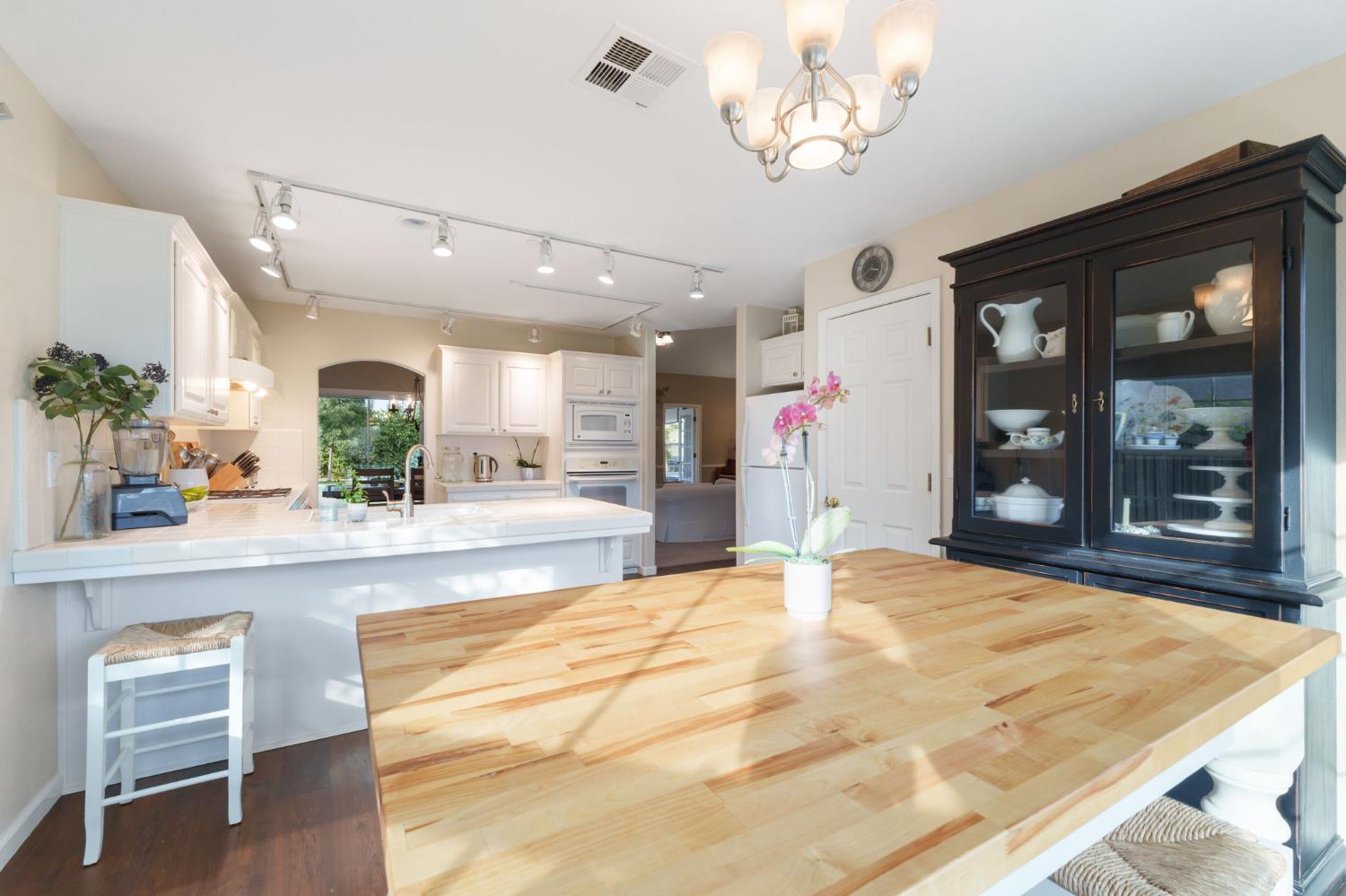 3150 N Madison Way, Hanford, CA 93230