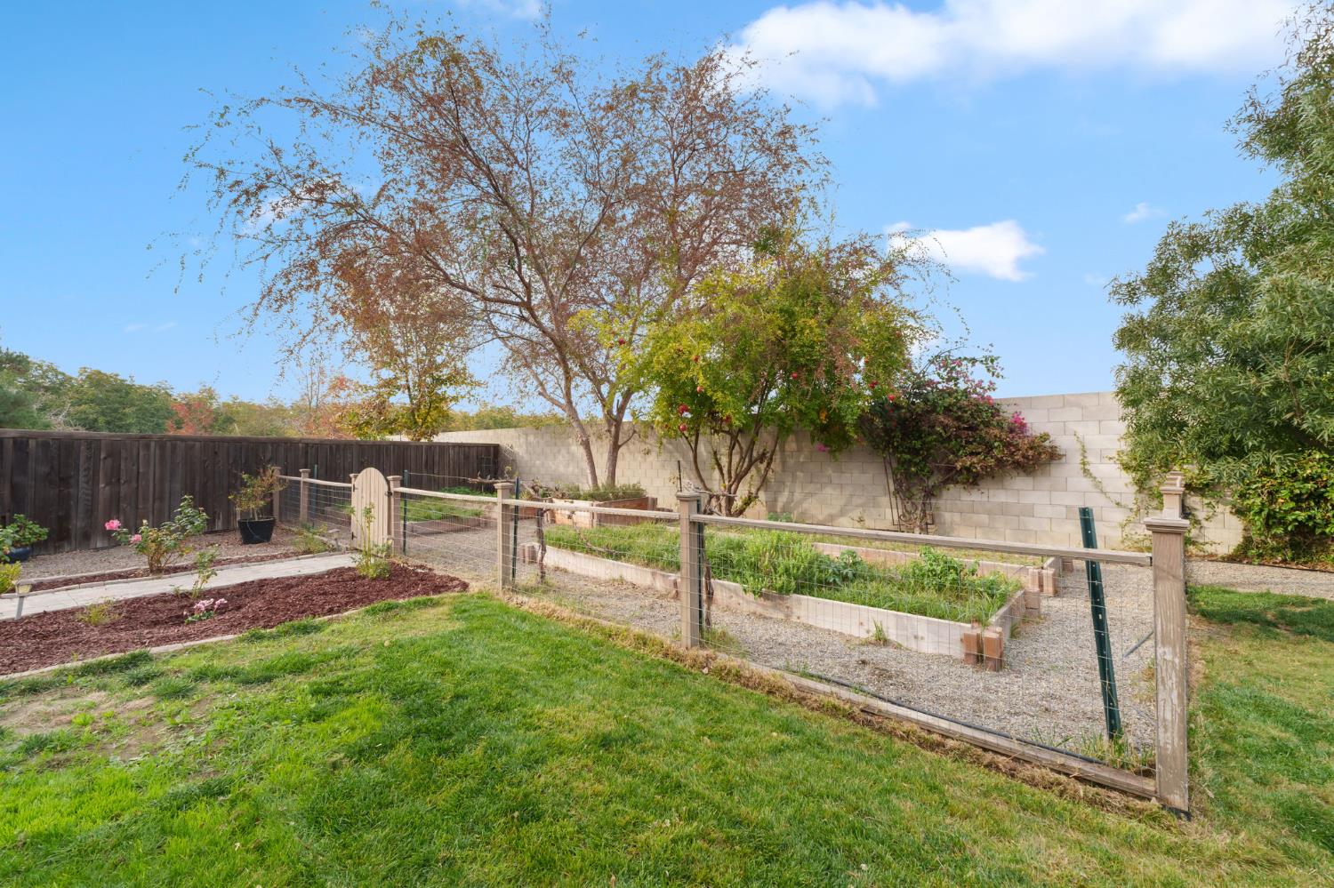 3150 N Madison Way, Hanford, CA 93230