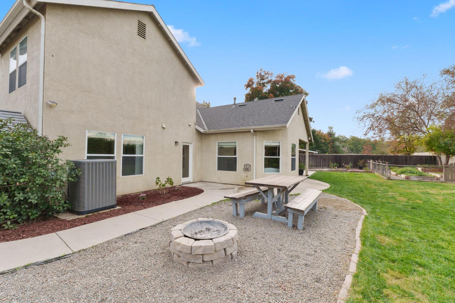 3150 N Madison Way, Hanford, CA 93230