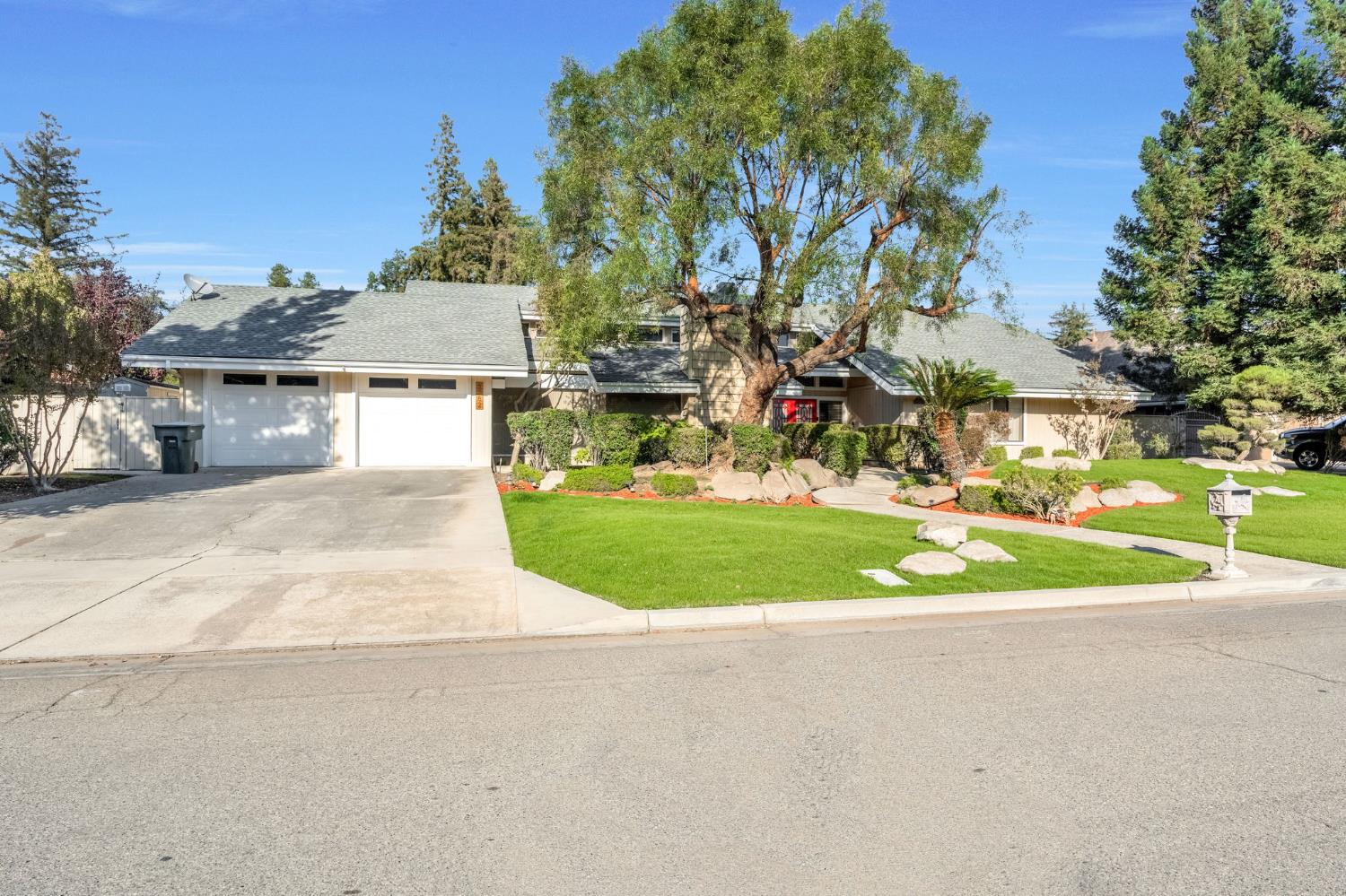 3782 W Locust Ave, Fresno, CA 93711