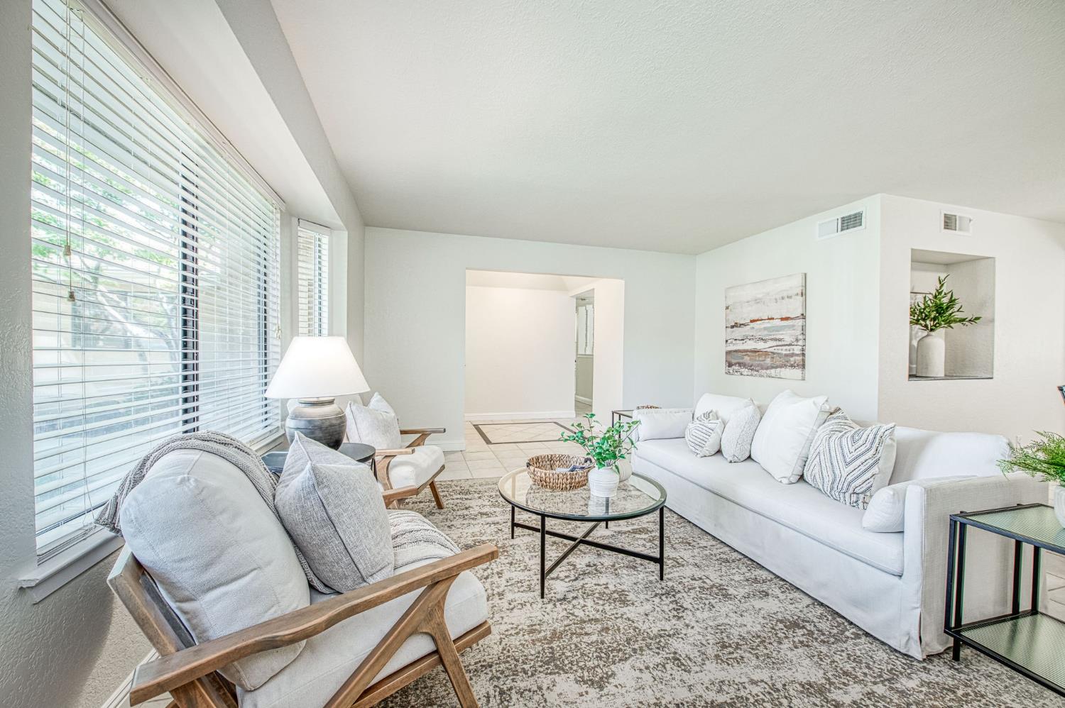 1653 E Cole Ave, Fresno, CA 93720