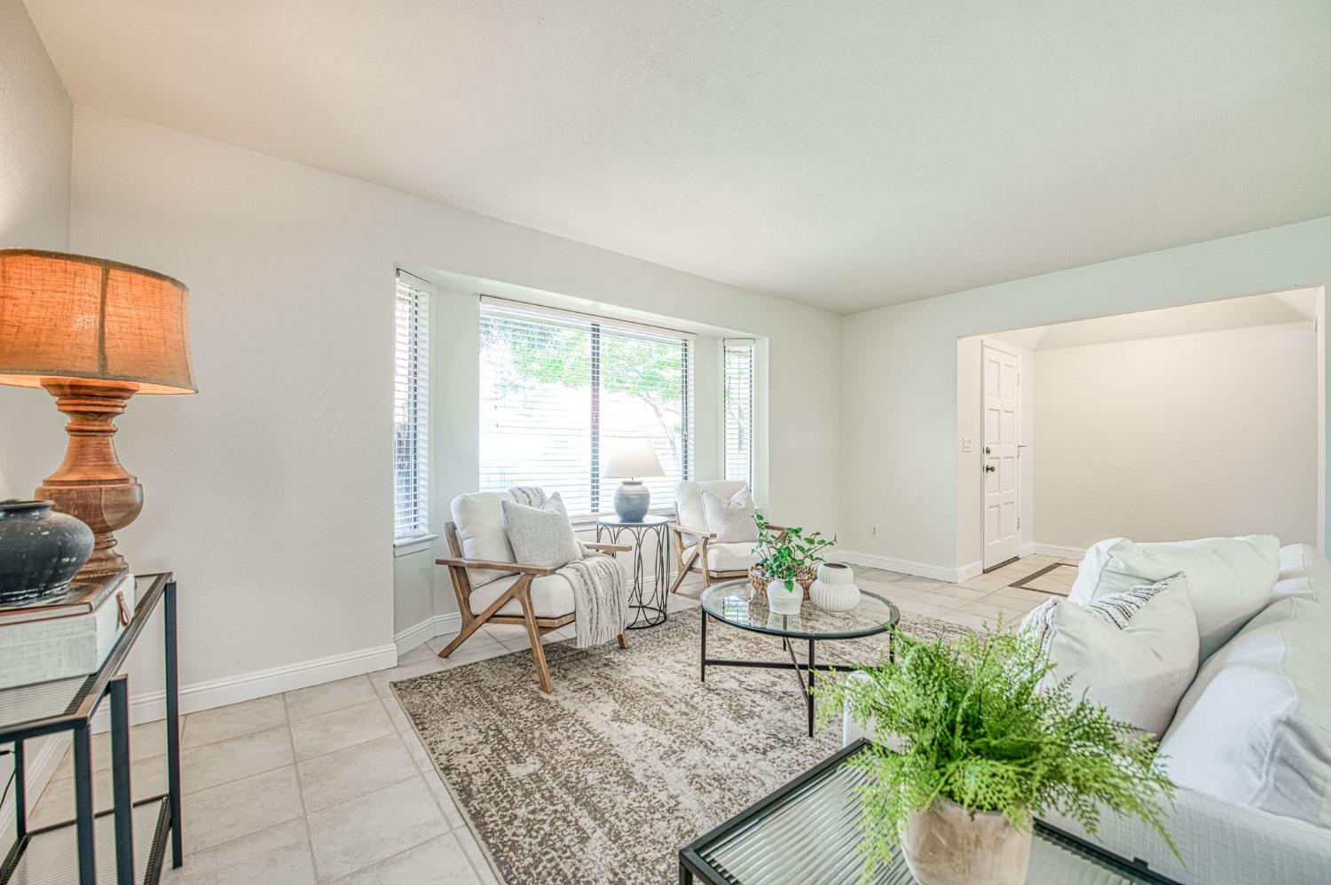 1653 E Cole Ave, Fresno, CA 93720