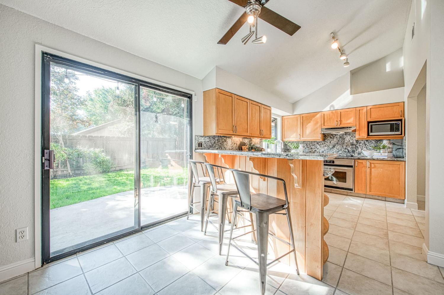 1653 E Cole Ave, Fresno, CA 93720