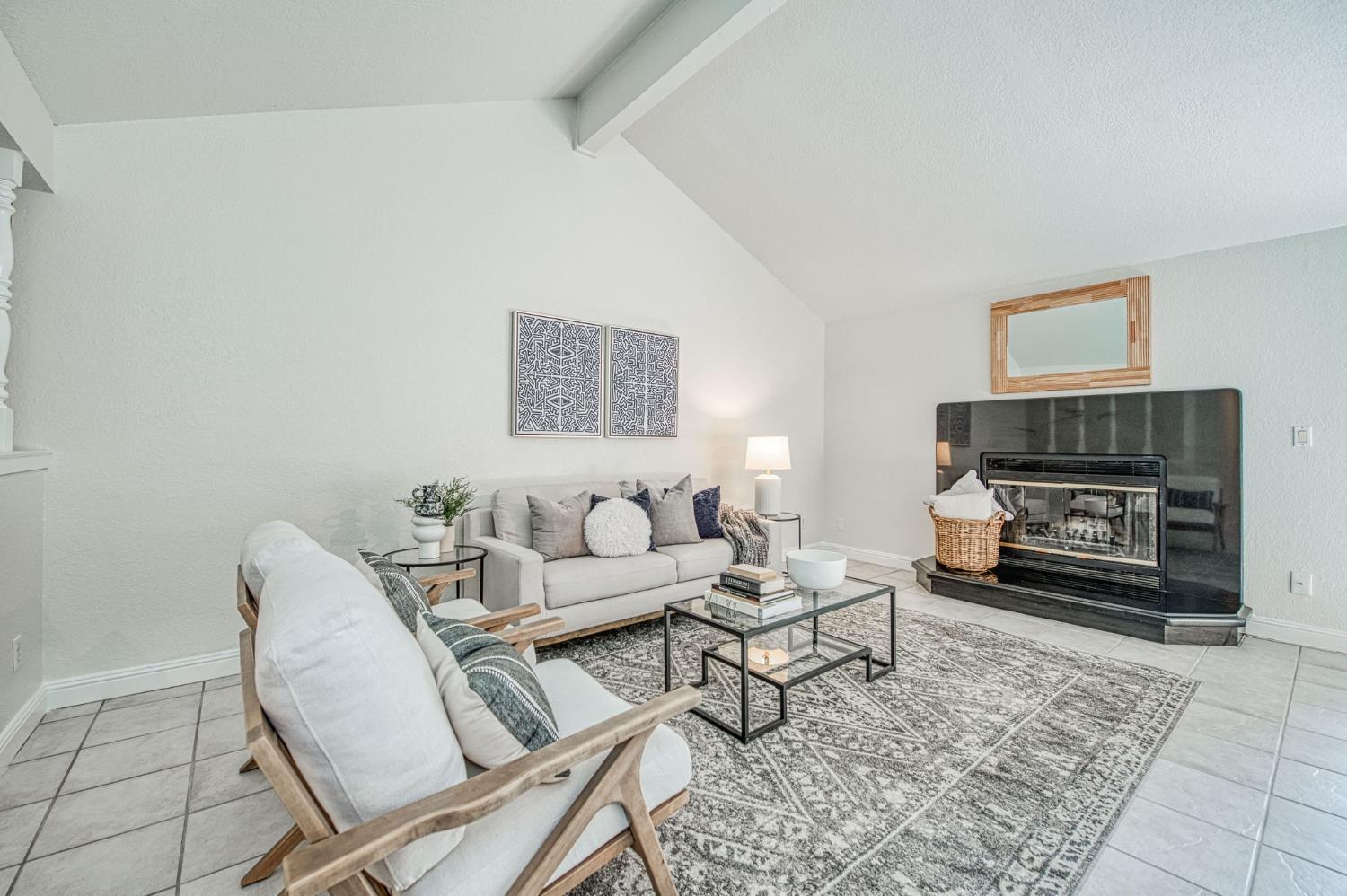 1653 E Cole Ave, Fresno, CA 93720