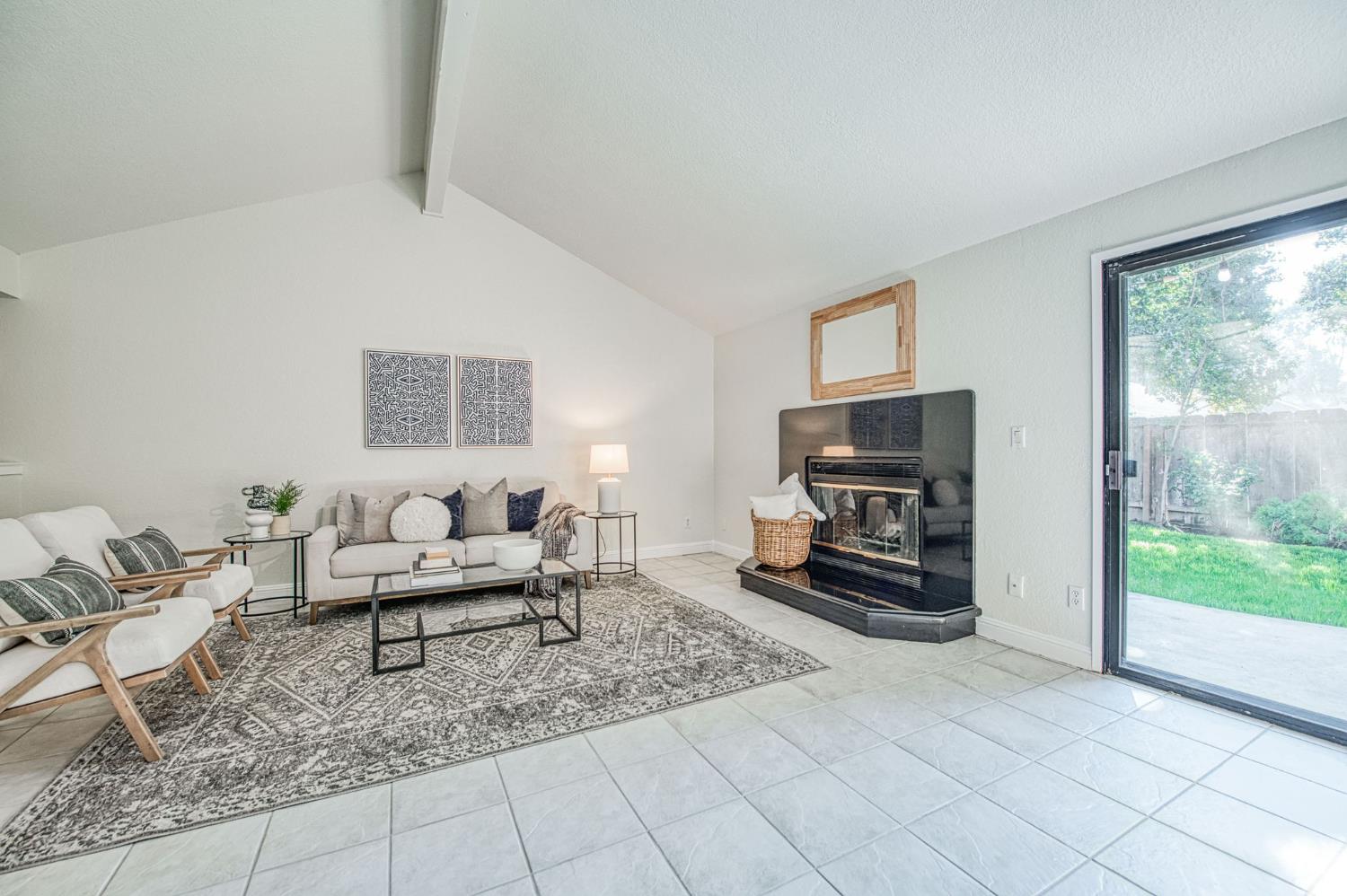 1653 E Cole Ave, Fresno, CA 93720