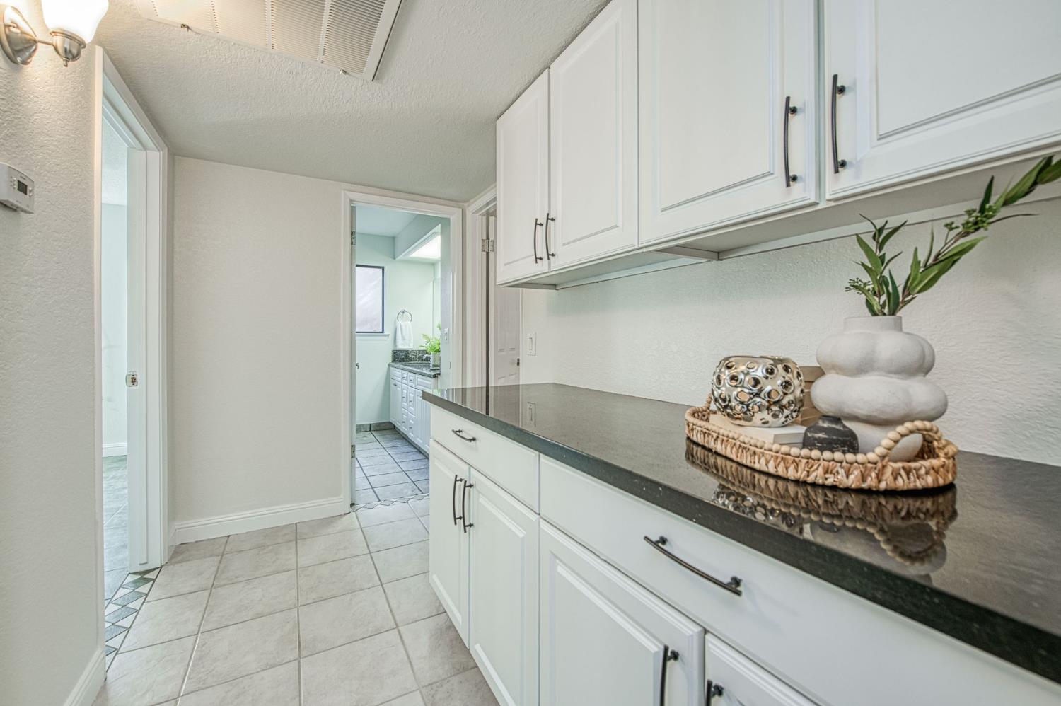 1653 E Cole Ave, Fresno, CA 93720