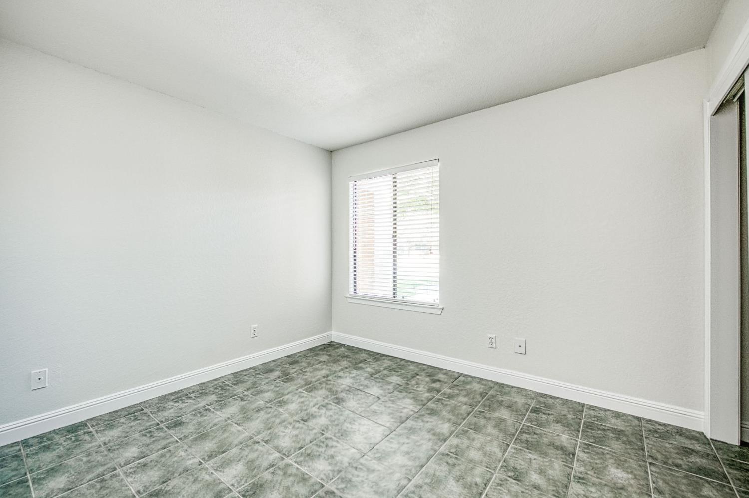 1653 E Cole Ave, Fresno, CA 93720