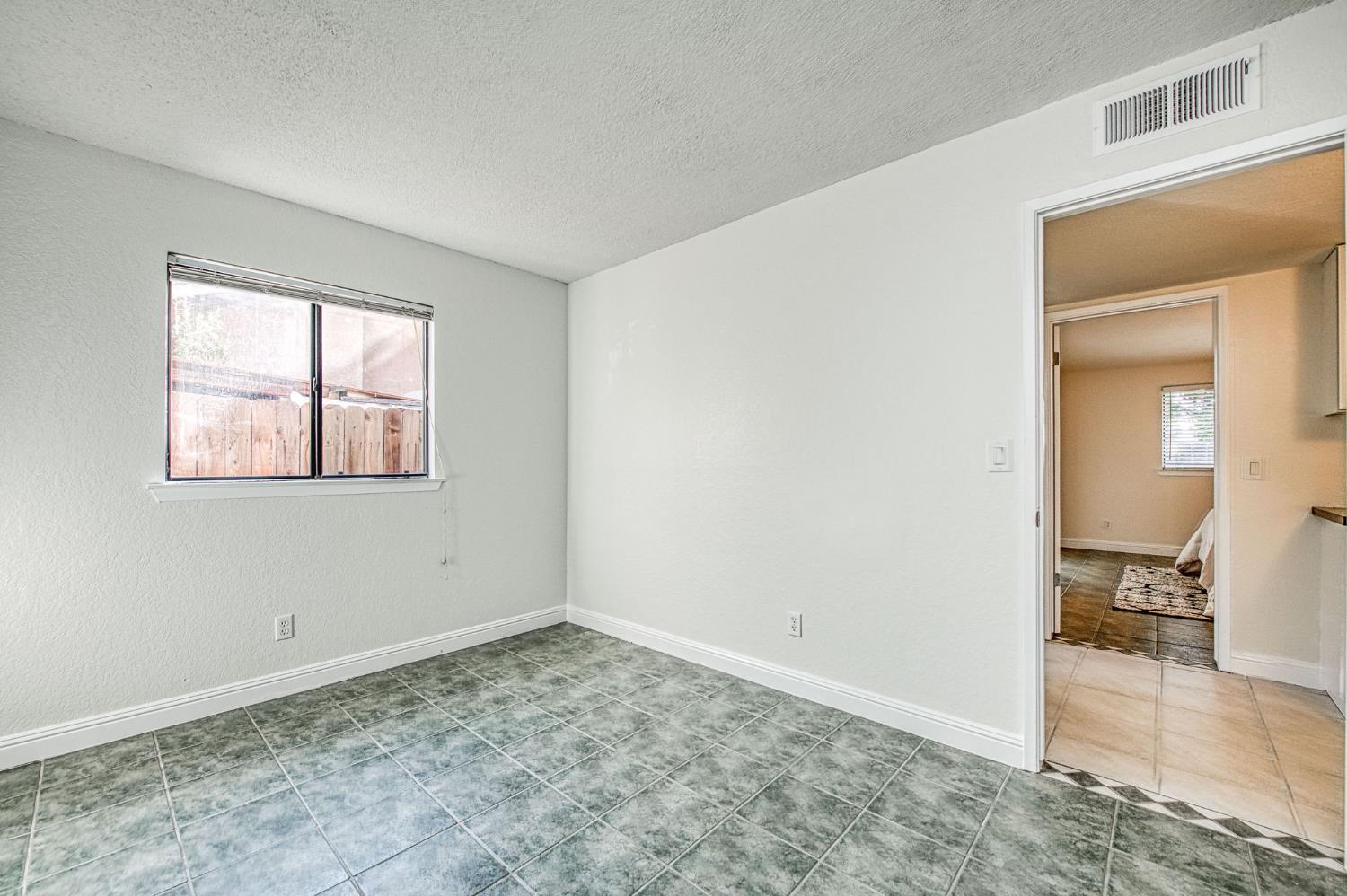 1653 E Cole Ave, Fresno, CA 93720