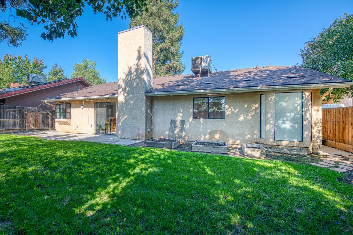 1653 E Cole Ave, Fresno, CA 93720