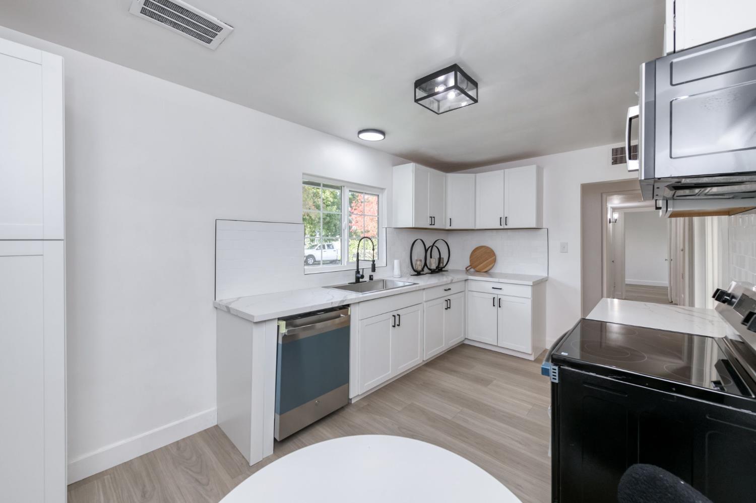 3688 N Harrison Ave, Fresno, CA 93704