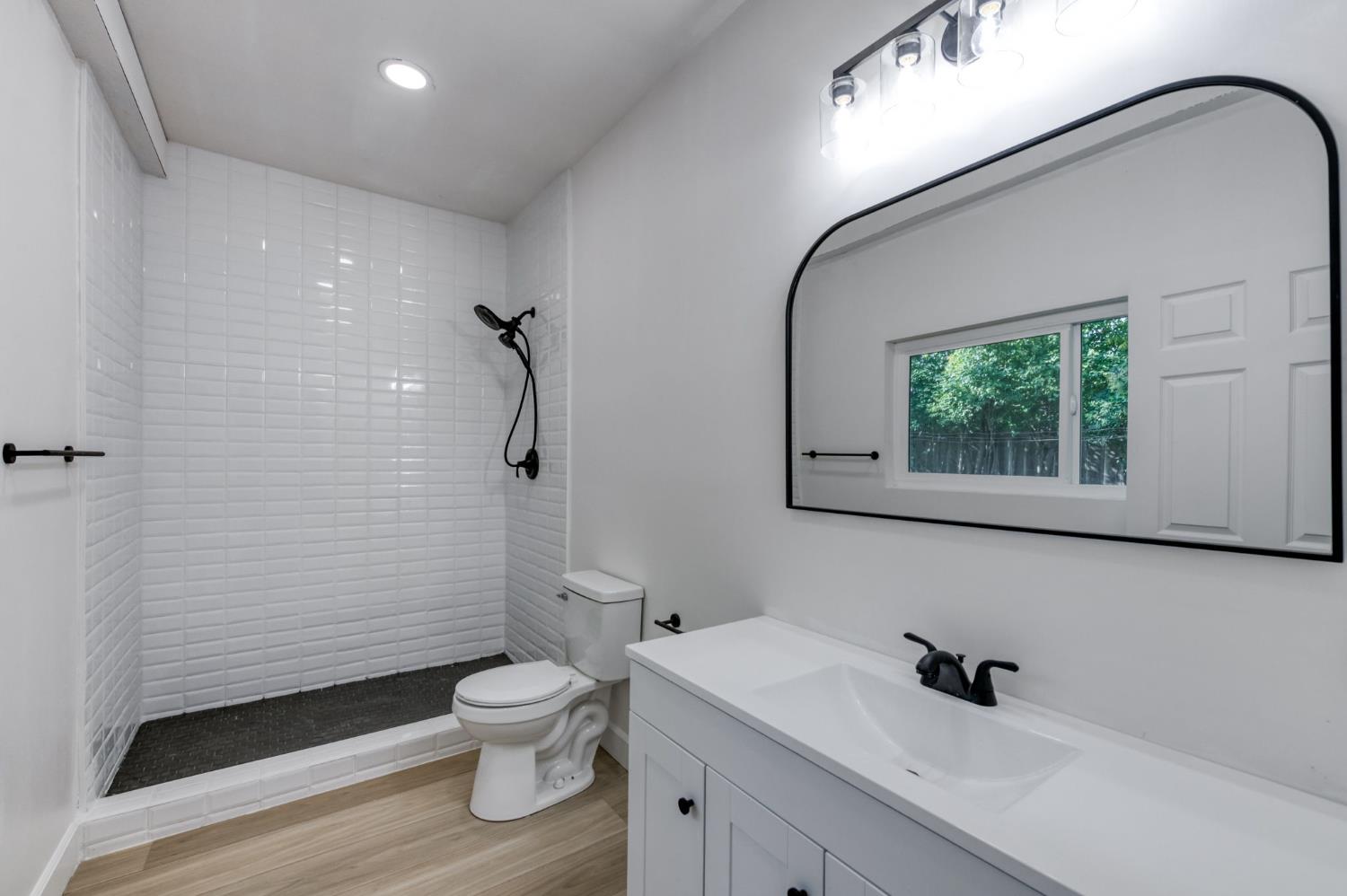 3688 N Harrison Ave, Fresno, CA 93704