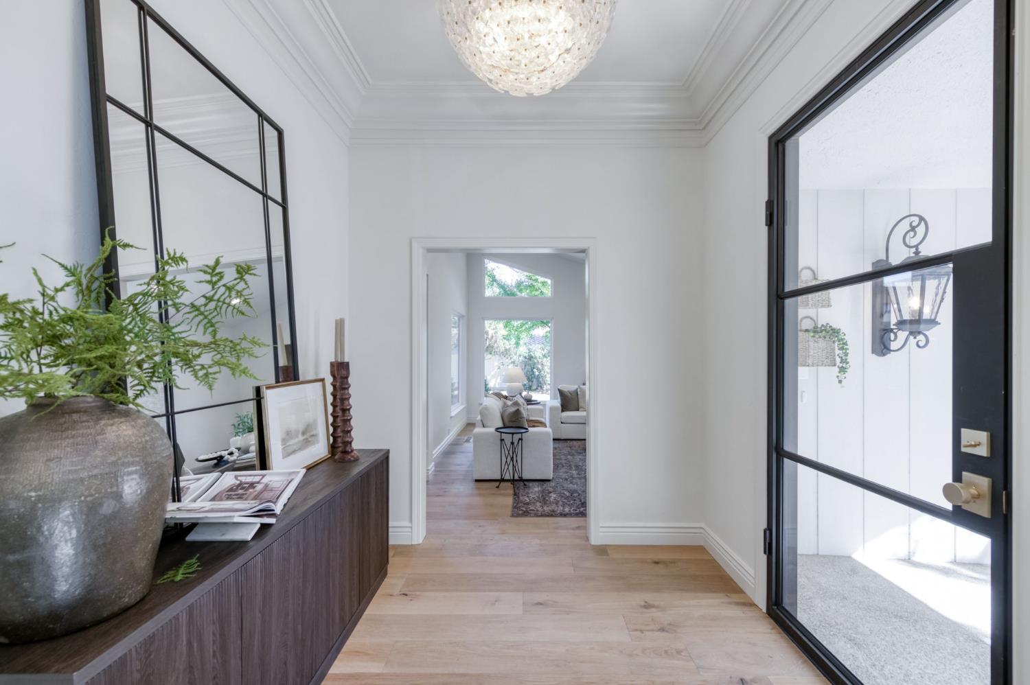 7507 N Laguna Vista Ave, Fresno, CA 93711