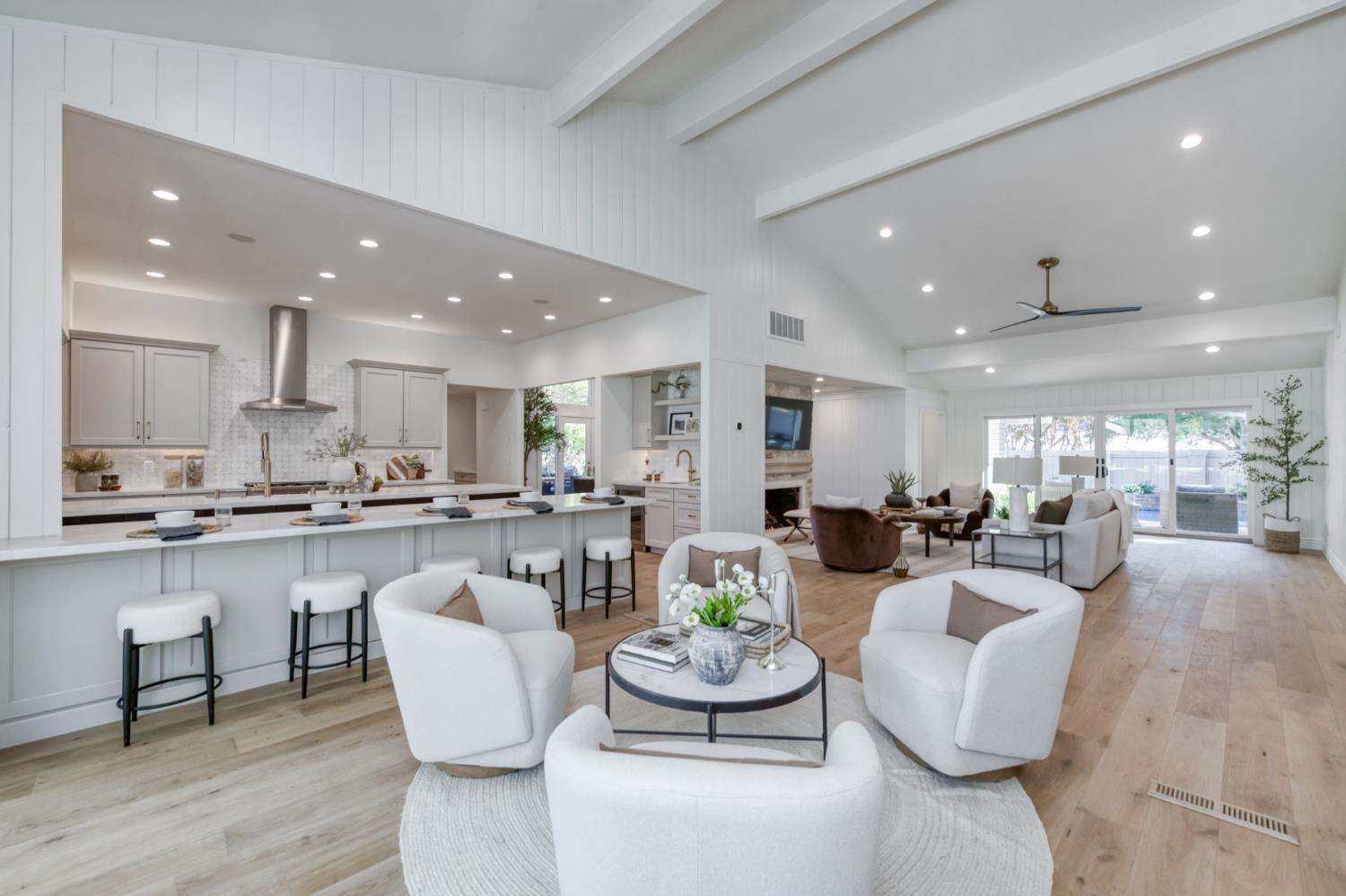 7507 N Laguna Vista Ave, Fresno, CA 93711