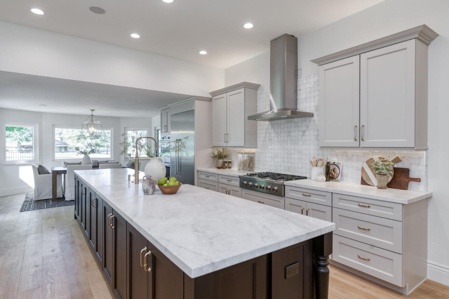 7507 N Laguna Vista Ave, Fresno, CA 93711