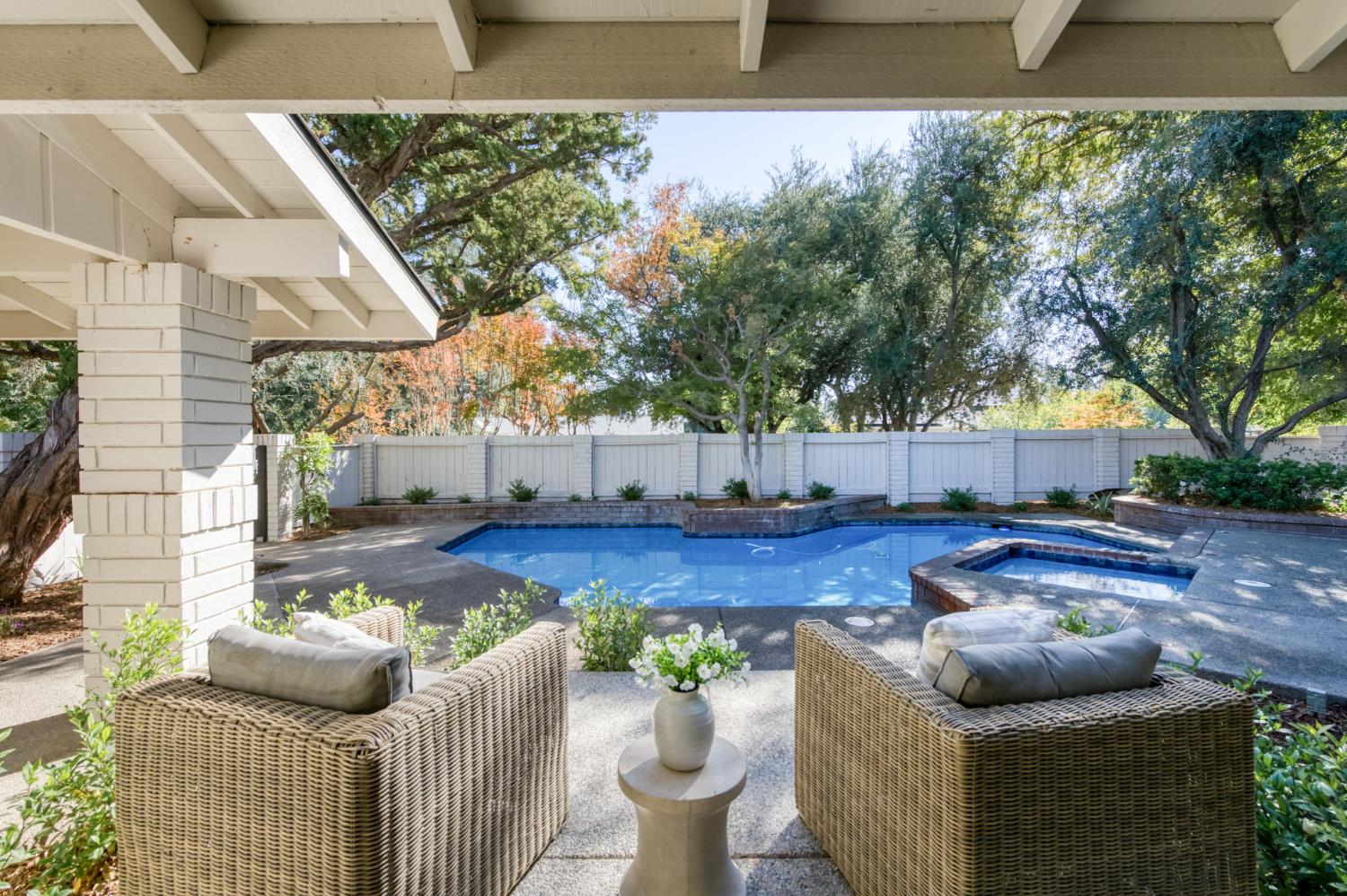 7507 N Laguna Vista Ave, Fresno, CA 93711