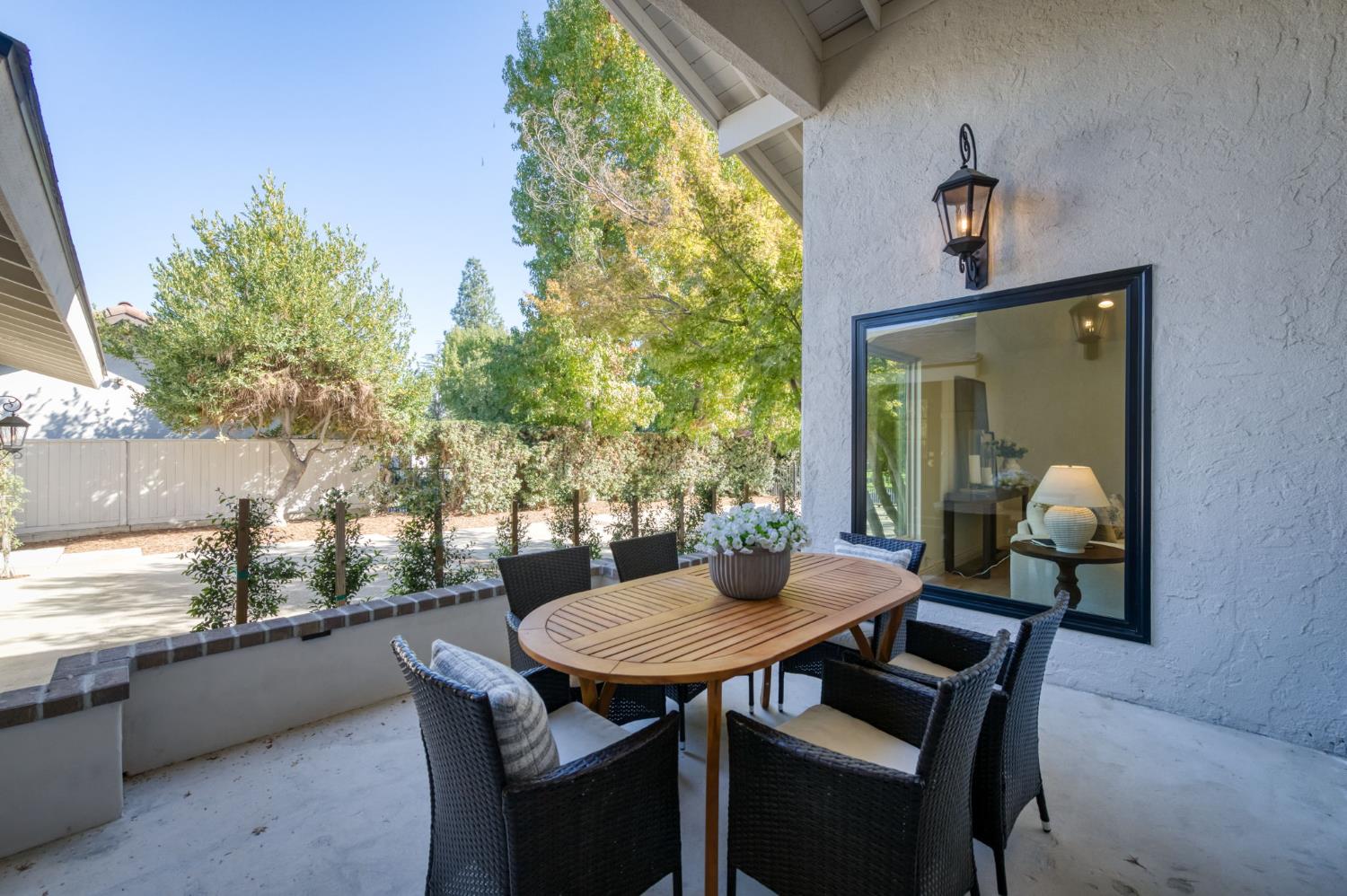 7507 N Laguna Vista Ave, Fresno, CA 93711