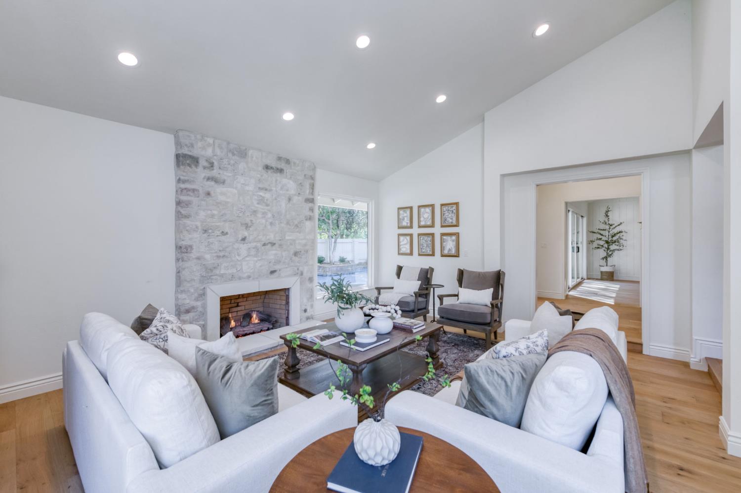 7507 N Laguna Vista Ave, Fresno, CA 93711