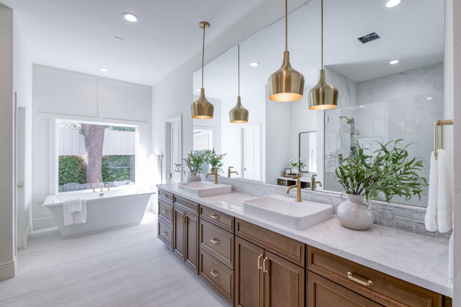 7507 N Laguna Vista Ave, Fresno, CA 93711