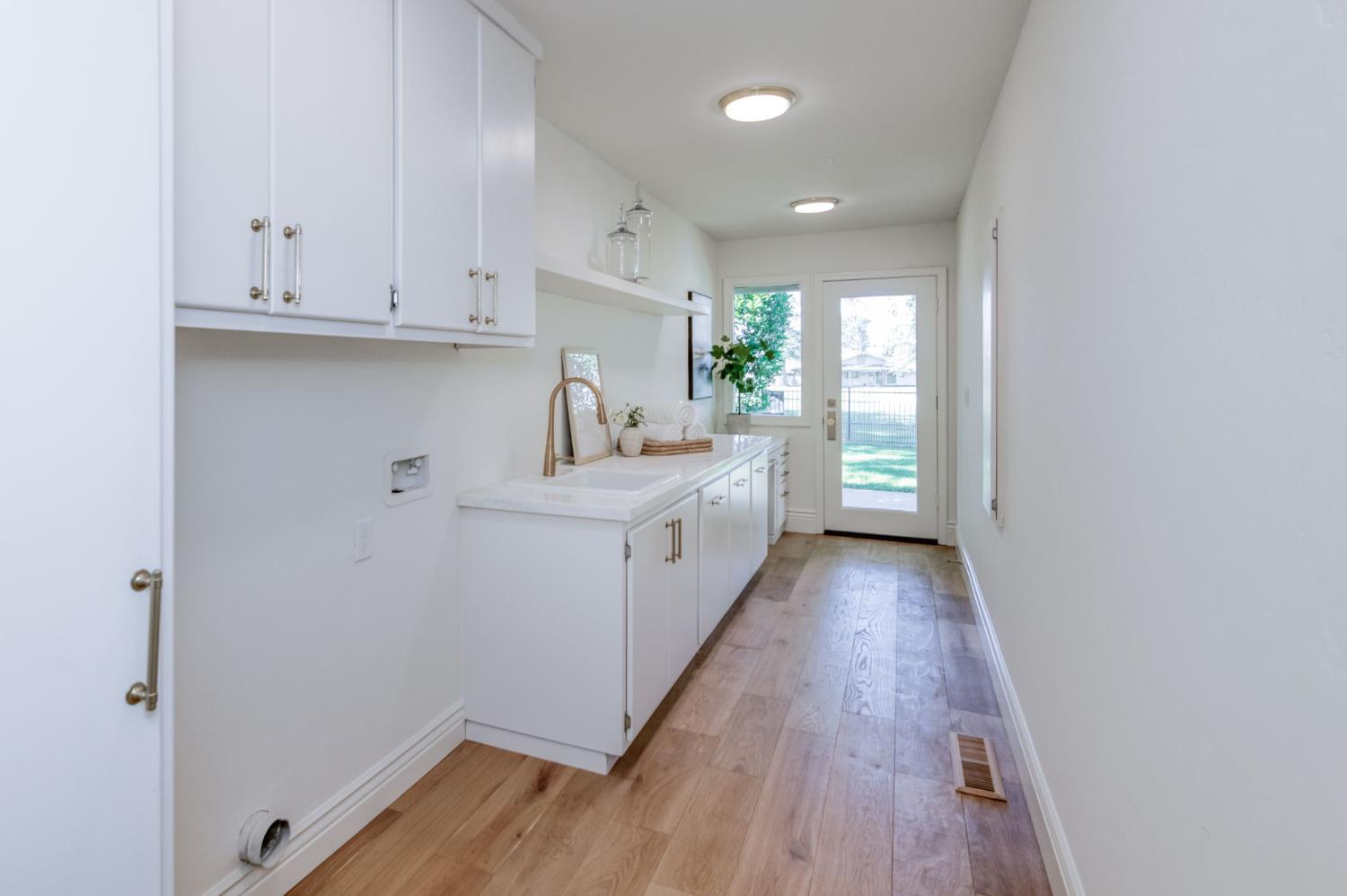 7507 N Laguna Vista Ave, Fresno, CA 93711