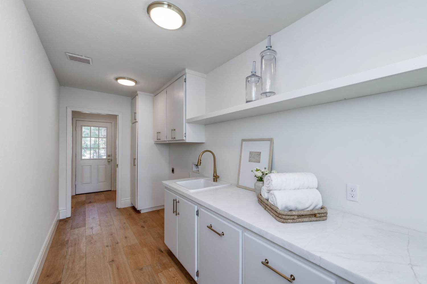 7507 N Laguna Vista Ave, Fresno, CA 93711