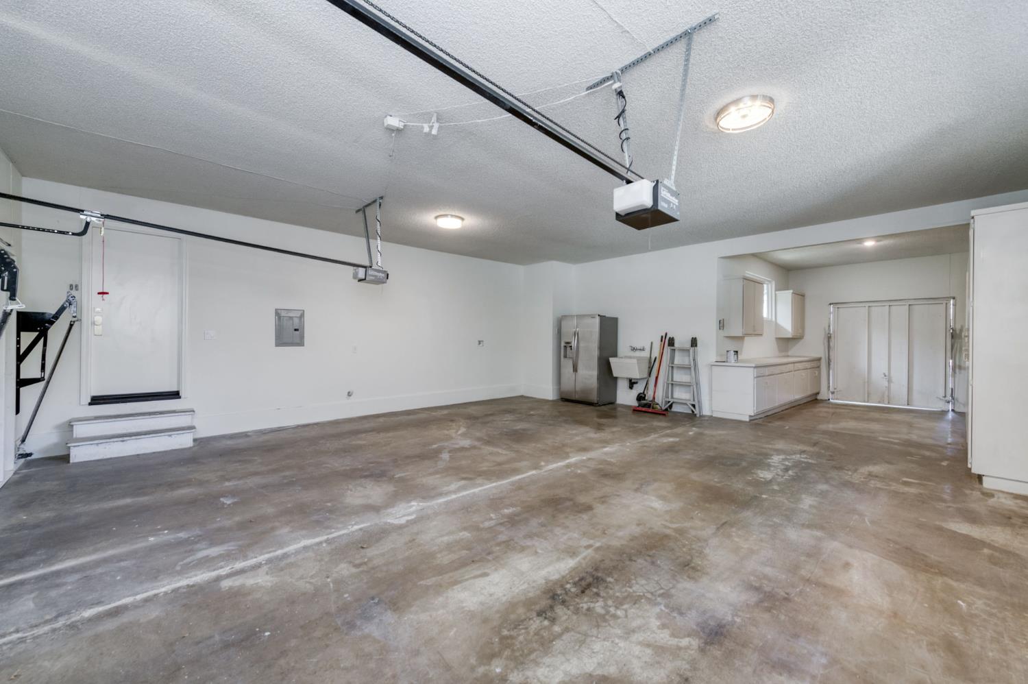 7507 N Laguna Vista Ave, Fresno, CA 93711