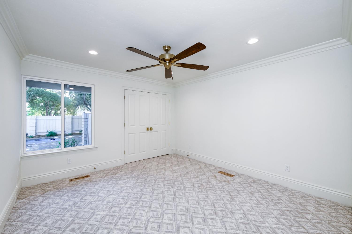 7507 N Laguna Vista Ave, Fresno, CA 93711