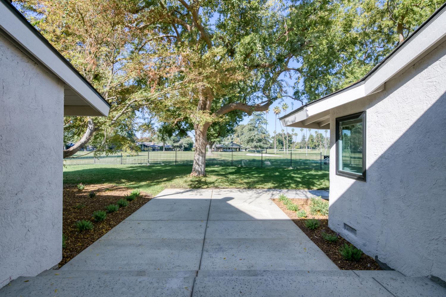 7507 N Laguna Vista Ave, Fresno, CA 93711