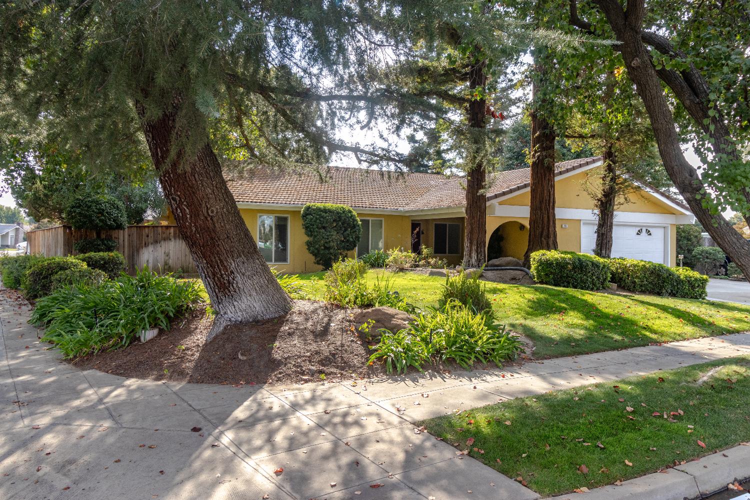 573 W Fremont Ave, Fresno, CA 93704