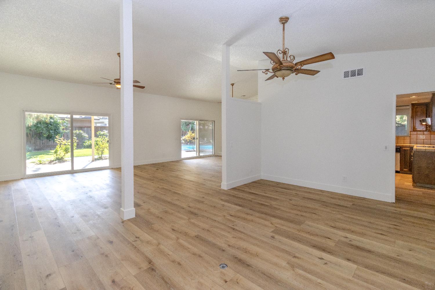 573 W Fremont Ave, Fresno, CA 93704