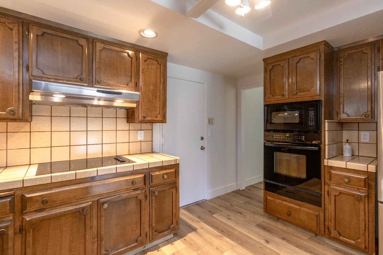 573 W Fremont Ave, Fresno, CA 93704